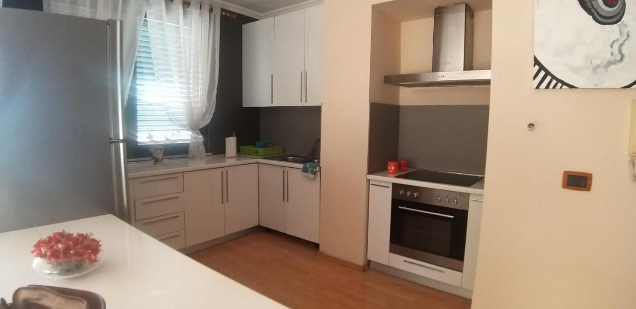 Erina Luxury Apartment Тирана Екстериор снимка